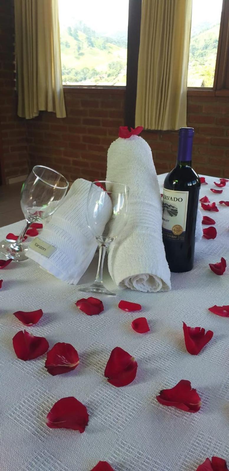 Chale Cantinho Inn *